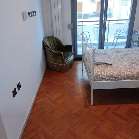 Apartman Seafront With Sea View Yr11 *