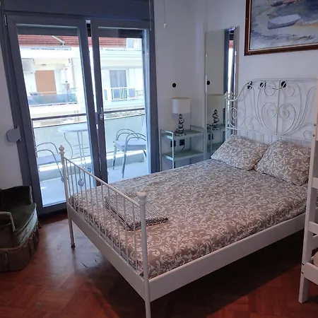 Apartman Seafront With Sea View Yr11