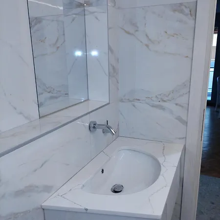 Apartman Seafront With Sea View Yr11