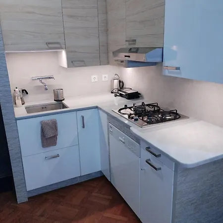 Seafront With Sea View Yr11 Apartment *