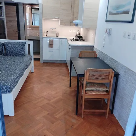 Seafront With Sea View Yr11 Apartamento