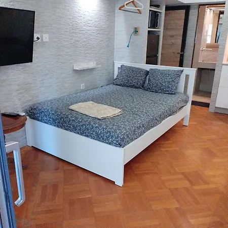 Seafront With Sea View Yr11 Apartment *