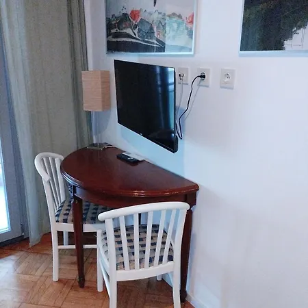 Seafront With Sea View Yr11 Apartment *